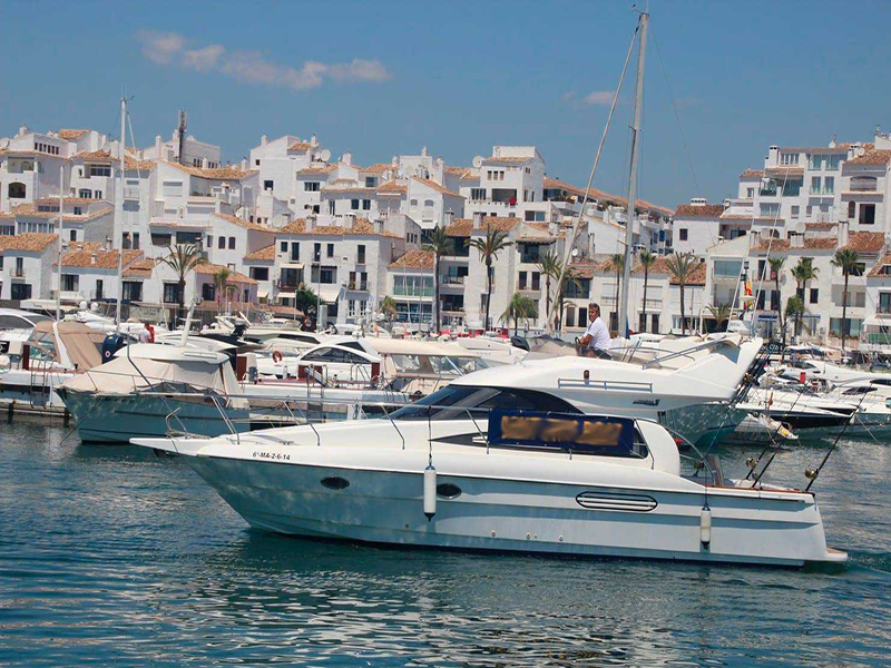 hire a yacht in marbella
